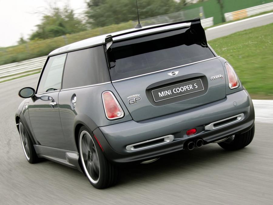 Mini Cooper S with JCW GP Tuning Kit 2005 года  (фото 20 из 25)